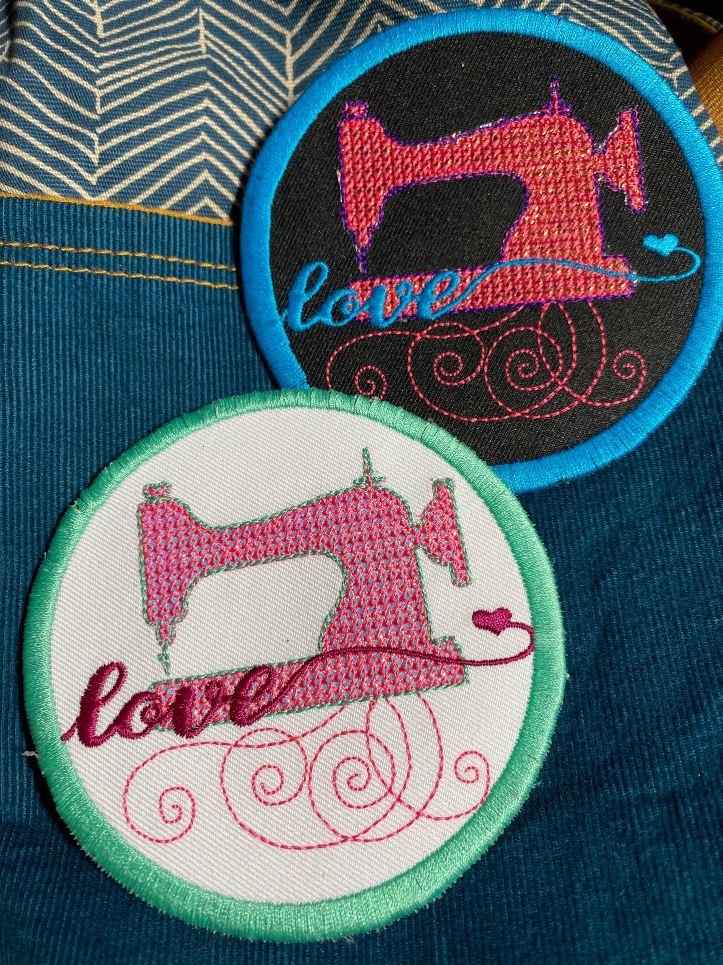 Patch: Love Nähmaschine - Pink Türkis - Größe wählbar (SUMa)