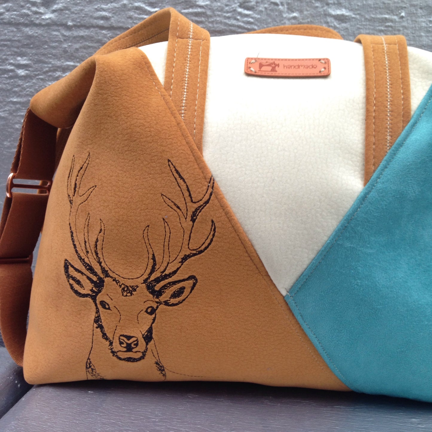 Tasche: Leene – Alltagstasche im Geo Style
