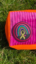 Laden Sie das Bild in den Galerie-Viewer, KathieKreativ_Regenbogen_Handmade_patch_Aufnaeher_Applikation_Stickdatei_sticken_naehen