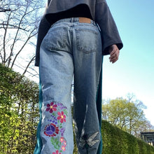 Laden Sie das Bild in den Galerie-Viewer, SD: Ungarn 2 Kalocsai (light) 30er