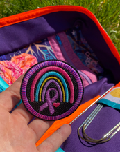 Laden Sie das Bild in den Galerie-Viewer, KathieKreativ_Regenbogen_Handmade_patch_Aufnaeher_Applikation_Stickdatei_sticken_naehen