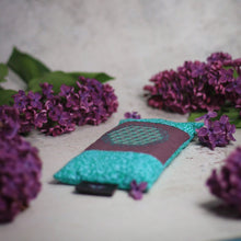 Laden Sie das Bild in den Galerie-Viewer, KathieKreativ_Augenkissen_gefuellt_Amethyst_Bergkristall_Bio_Blume_des_Lebens_Om_meditation_Meditieren___entspannung_entspannen_Kuehlend_Yoga_Yogakissen_Mint_lila_tuerkis_Meditationsk