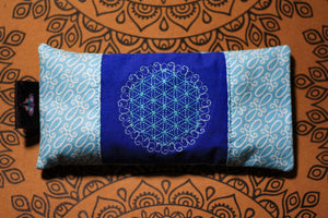 KathieKreativ_Augenkissen_gefuellt_Amethyst_Bergkristall_Bio_Blume_des_Lebens_Om_Meditieren_entspannung_entspannen_Kuehlend_Yoga_Yogakissen_Blau_Meditaionskissen