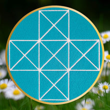 Laden Sie das Bild in den Galerie-Viewer, KathieKreativ_Spiel_Stickdatei_sticken_RadMühle_RundMühle_Mühle_Mu_Torere_Kinderspiel_Brettspiel_Spiel_Boardgame_spielen