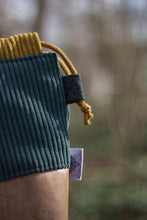 Laden Sie das Bild in den Galerie-Viewer, PT: (Unikat) gelb-grüne Kunstleder-Cord Projekttasche • Größe S 💚💛