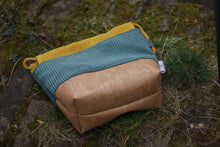 Laden Sie das Bild in den Galerie-Viewer, PT: (Unikat) gelb-grüne Kunstleder-Cord Projekttasche • Größe S 💚💛