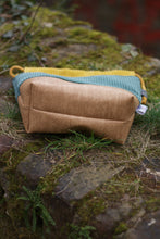 Laden Sie das Bild in den Galerie-Viewer, PT: (Unikat) gelb-grüne Kunstleder-Cord Projekttasche • Größe S 💚💛