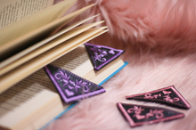 Laden Sie das Bild in den Galerie-Viewer, LeseEcken 2x Set - Herz Ornamente - Flieder