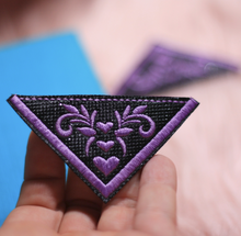 Laden Sie das Bild in den Galerie-Viewer, LeseEcken 2x Set - Herz Ornamente - Flieder