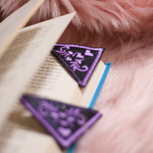 Laden Sie das Bild in den Galerie-Viewer, LeseEcken 2x Set - Herz Ornamente - Flieder