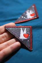 Laden Sie das Bild in den Galerie-Viewer, Lesezeichen_LeseEcken_personalisiert_Buecherliebe_Buch_Lesen_Buecher_Set_Geschenk_Unikat_ornament_Buecherwurm_Lesehilfe_rot_weiss_ein_koeln_koelsche_dom_KOeLNER_KOELN_daa1d4c1-640d-4ad0-92a1-90a367ecb33f