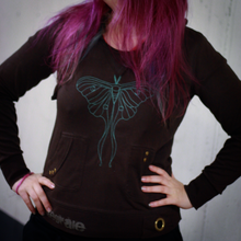 Laden Sie das Bild in den Galerie-Viewer, Luna_Moth_Motte_Redwork_sticken_stickdatei_schnell_motte_mond_embroidery