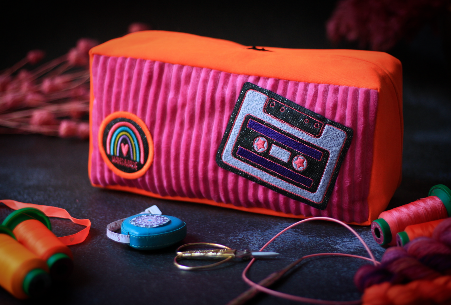 OrganizeMe_Tasche_Farbenmix_KathieKreativ_Regenbogen_Handmade_patch_Aufnaeher_Applikation_Stickdatei_sticken_naehen_Kasette_tape_Handgefaerbte_wolle