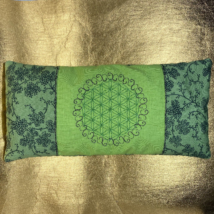 Augenkissenmit Bergkristall Amethyst Füllung Lavendel Yoga_Blume_des_lebens_bestickt_gestickt_unikat