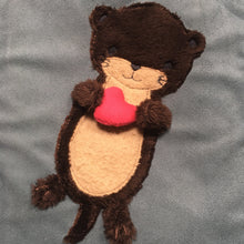 Laden Sie das Bild in den Galerie-Viewer, SD: Baby Otter ITH Applikation 20er