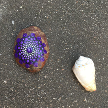 Laden Sie das Bild in den Galerie-Viewer, Nähgewicht Mandala - Stein 5