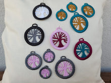 Laden Sie das Bild in den Galerie-Viewer, SD: (SET) FSL Weltenbaum Anhänger Set