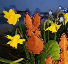 Laden Sie das Bild in den Galerie-Viewer, SD: (SET) 3x Hase 2021 - Anhänger &amp; Steckis 10er