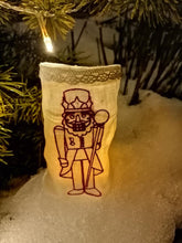 Laden Sie das Bild in den Galerie-Viewer, SD: Nussknacker Doodle 13er