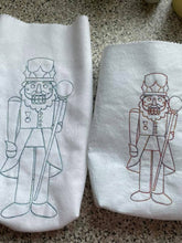 Laden Sie das Bild in den Galerie-Viewer, SD: Nussknacker Doodle 16er