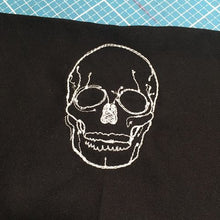 Laden Sie das Bild in den Galerie-Viewer, SD: Totenkopf Doodle 10er