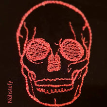 Laden Sie das Bild in den Galerie-Viewer, SD: Totenkopf Doodle 10er