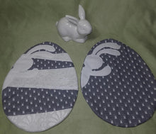 Laden Sie das Bild in den Galerie-Viewer, SD: ITH Patchwork Ei Hase Doodle 30er