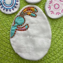 Laden Sie das Bild in den Galerie-Viewer, SD: ITH Ei Hase Appli 20er