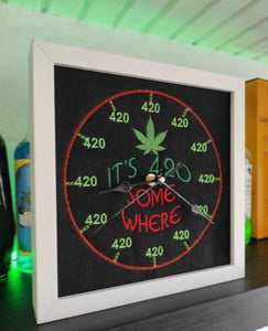 Uhr: 420 (Schwarz) Farbspiel: Grün/Orange
