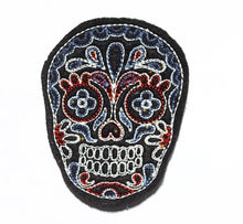 Laden Sie das Bild in den Galerie-Viewer, SD: Sugar Skull Doodle Bunt 8er