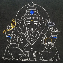 Laden Sie das Bild in den Galerie-Viewer, SD: Ganesha Redwork mit Details 36er