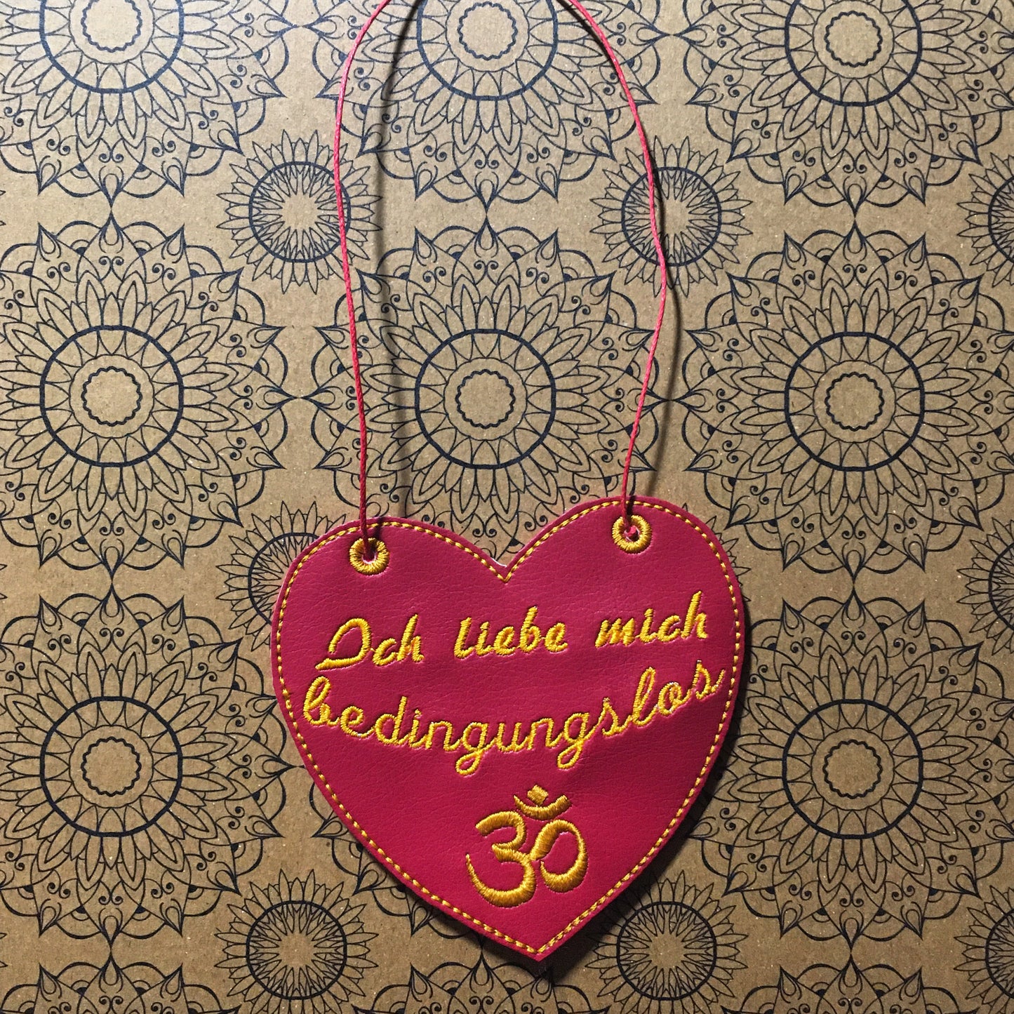 Affirmations Herz Anhänger - Ich liebe mich bedingungslos 🕉